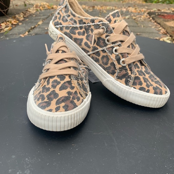 Blowfish Malibu leopard print women’s size 6.5 sneaker. - Picture 3 of 7
